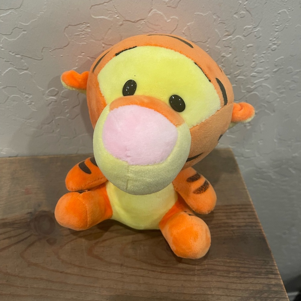 Winnie The Pooh “TIGGER” Window Cling Stuffed Animal Plush Toy Size: 7”